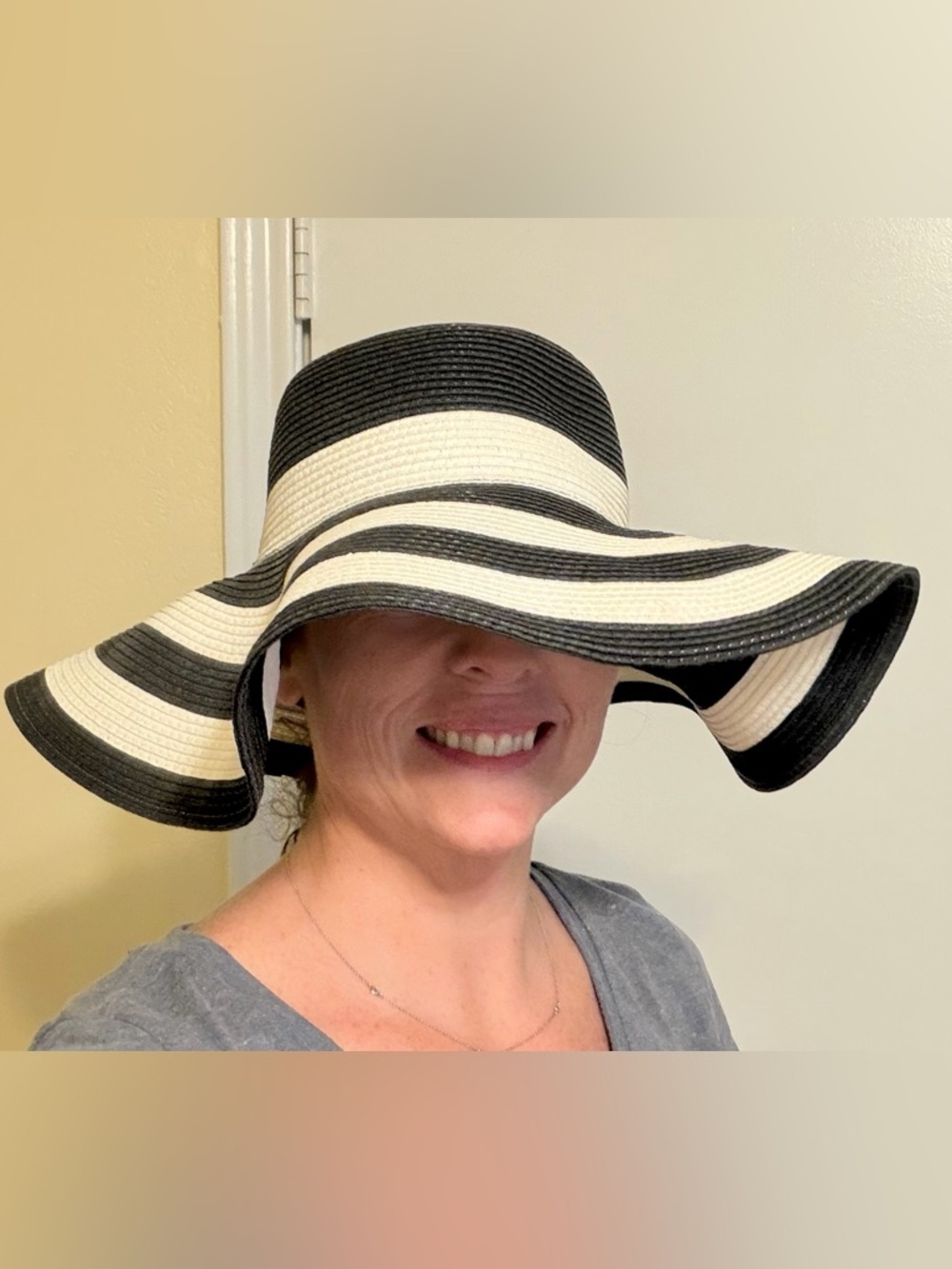 Merona Black & White Wide-Brim Floppy Sun Hat